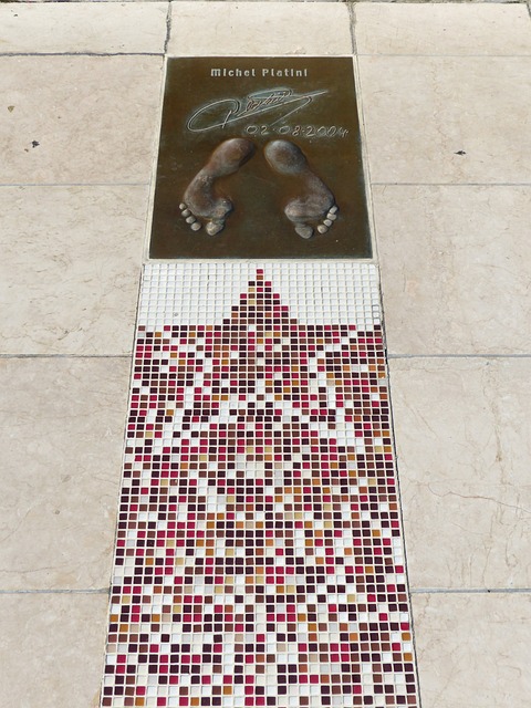 控制力更是 控制力更是